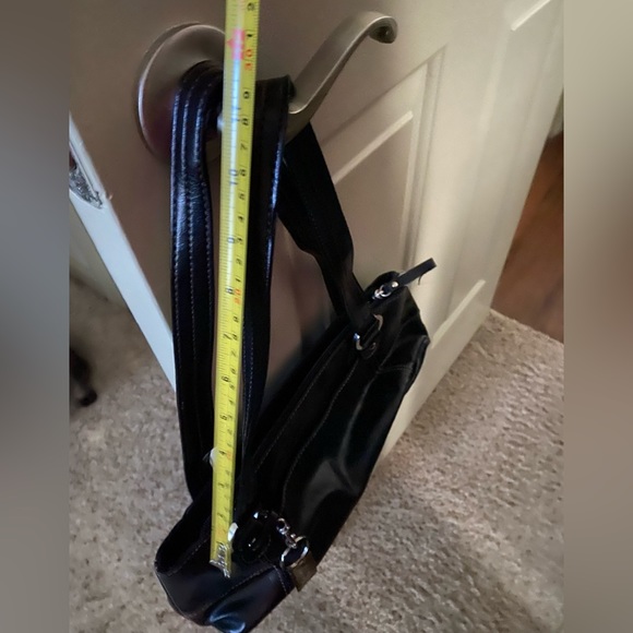 Giani Bernini Leather Shoulder Bag - Picture 2 of 6